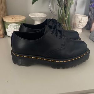 dr martens smooth leather womens oxford shoes